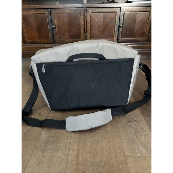 Manfrotto Unica II Messenger Bag Camera Laptop Tan/Black 17x12 Professional - Picture 2 of 5